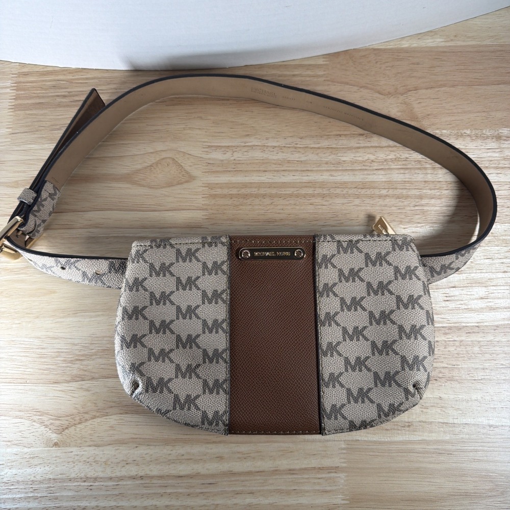 MK Michael Kors Fanny Pack Logo Waist Belt Bag Signature Logo Size S/M